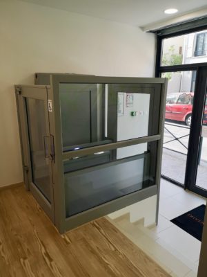 Entrée 300x400 - Exemple de réalisation : cabinet dentaire à Six Fours