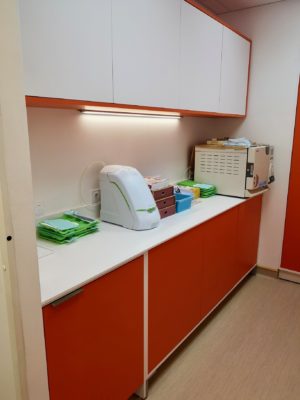 Stérilisation 1 300x400 - Exemple de réalisation : cabinet dentaire à Six Fours